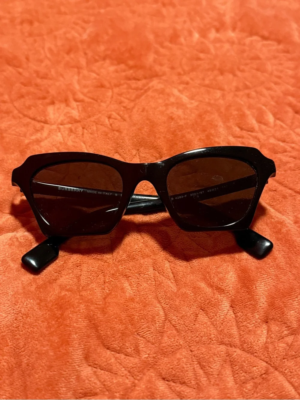 Women’s Black Square Burberry Sunglasses